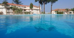 Ampia piscina all