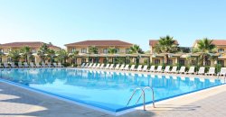 Ampia piscina all